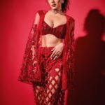 Elnaaz Norouzi Instagram - The color of Love ❤️ @manishmalhotraworld @manishmalhotra05 @louboutinworld @_sheraani_ @nidhiagarwalmua @nasiransari_hair @harneshjoshi #diwali #manishmalhotra #red Mumbai, Maharashtra
