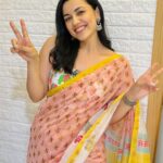 Esha Kansara Instagram - Totallly accepting that I’m in THAT “I just love sarees” wala phase🤓😂🥰🌸 This cute piece is by @chhapa_gj8 🌙 Blouse by @justblouses_official P.C. to the one who love sarees too @shraddhadangar_official 😁