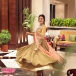 Esha Kansara Instagram - 🌸🌸🌸 @rohin_photographer @styleitwithniki @eshyl_silver @thesimplesilhouetteofficial @kabiniofficial._