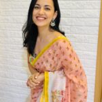 Esha Kansara Instagram - Totallly accepting that I’m in THAT “I just love sarees” wala phase🤓😂🥰🌸 This cute piece is by @chhapa_gj8 🌙 Blouse by @justblouses_official P.C. to the one who love sarees too @shraddhadangar_official 😁