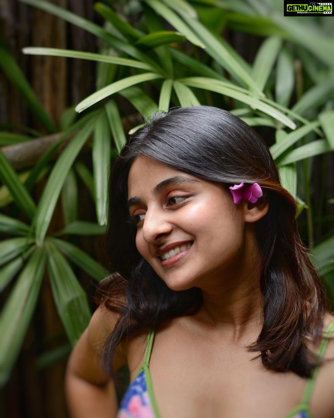 Esther Anil Instagram - All smiles as our song - Iru perum nadhigal, hits 1 million.Thank you for the incredible 1 million views on our song, and all this in just 2 days! Grateful for your love & support. ππΆ π Hereβs a little something about @minminithemovie We started this incredible journey almost 7 years ago for the first half, and last year, we wrapped up the rest. It might sound wild, but I'm ecstatic to be a part of this cinematic gem. My journey with this project, my character, the story β etched in my heart forever. Oh, and did I mention? I learned to ride a Bullet for this ride! ποΈπ«
