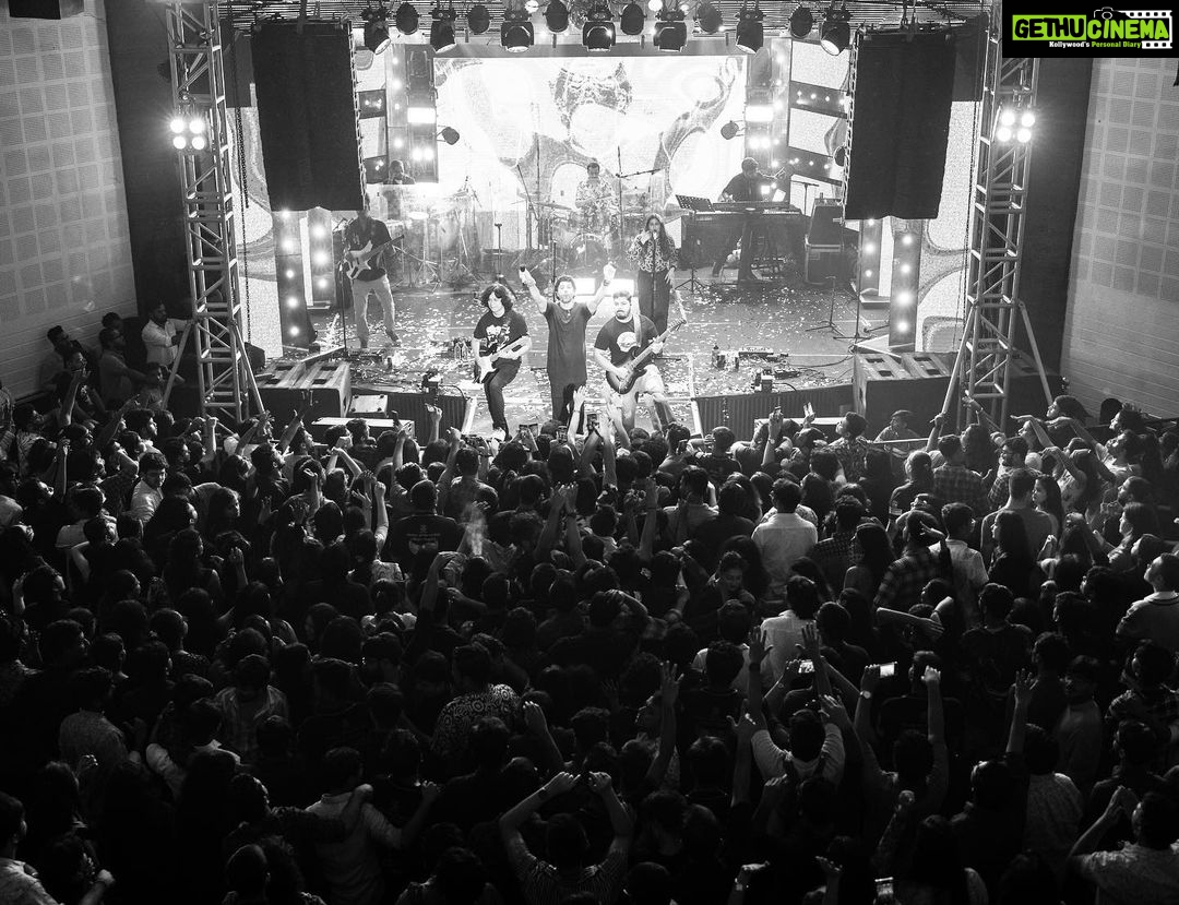 Farhan Akhtar Instagram - Black and white series from last nights gig at NRS Medical College, Kolkata. Thank you all for your love, good cheer and happy vibes. See you next time .. ♥️ And in case I don’t say it enough .. blessed to play alongside this incredible band and amazing musicians .. the ones in these pictures and the ones who aren’t .. you know who you are ♥️♥️ #music #rock #live #giglife #cityofjoy Images @akhileshganatraphotography