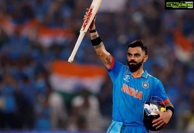 Farhan Akhtar Instagram - Congratulations @virat.kohli on achieving this incredible landmark in your career. It’s a testament to your discipline, commitment, acumen and fitness. There’s more to follow and we are here cheering, applauding and wishing you on to greater heights. 🙌🏽 #TeamIndia ♥️
