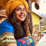 Faria Abdullah Instagram - Serving some fresh vacay pictures🌻 Pc: @agamisthename 🤍 @mammal_valley