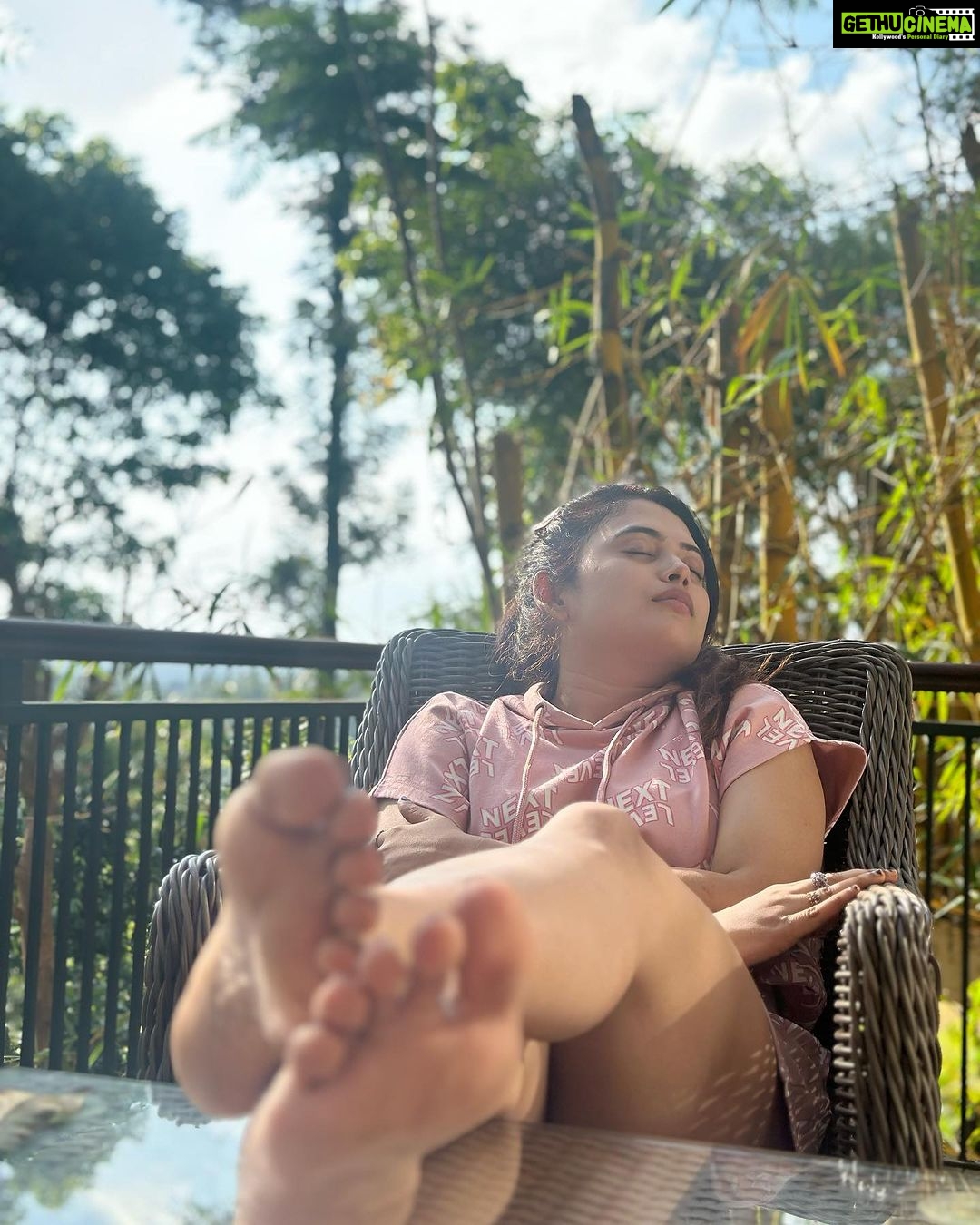 Farina Azad Instagram - Listen to nature and witness the miracle!
