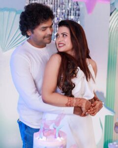 Farina Azad Instagram - A good marriage isn’t something you find , it’s something you make and you have to keep on making. 
@rahman_ubaidh_official 

Mua @aarthy_hairandmakeup 
Photography @yellowbirdkidsphotography 
Event @babyboo_events