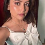 Farina Azad Instagram - Ok, ready for zayn’s bday lets click a selfie Mua @aarthy_hairandmakeup