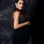 Fatima Sana Shaikh Instagram - 🖤🖤🖤 Styled by @akshitas11 Assisted by @keyurisangoi Outfit @seemagujraldesign @quirkbrandconsulting Earrings @anaqajewels Rings @houseofshikha Hair @paloshell Make up @poonamsrv Shot by @kapilcharaniya