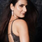 Fatima Sana Shaikh Instagram - 🖤🖤🖤 Styled by @akshitas11 Assisted by @keyurisangoi Outfit @seemagujraldesign @quirkbrandconsulting Earrings @anaqajewels Rings @houseofshikha Hair @paloshell Make up @poonamsrv Shot by @kapilcharaniya