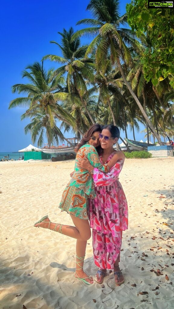 Fenil Umrigar Instagram - Mother daughter cruise vacay looks like 🌻 Plan your trip with @cordeliacruises for more details check out their website! Even Diwali offers and discounts are going on right now.✨🌊 #CordeliaCruises #CordeliaCruise #Empress #Cruise #Ocean #Sunset #Luxury #Mumbai #Lakshadweep #Vacation #motherdaughtervacay #traveloncruise @justmythoughtsnme