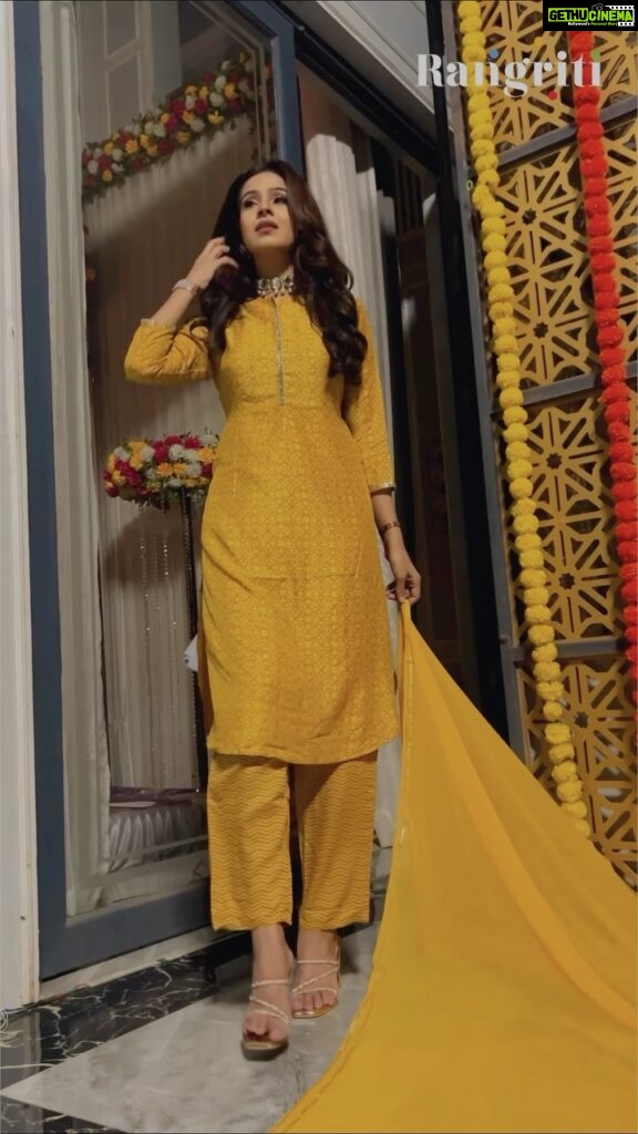 Fenil Umrigar Instagram - With Diwali just around the corner, make the festive background your set, indulge in rituals and flaunt your filmy andaaz. But first, don’t forget to deck up in your favourite colour because #MereRangHiMeriReeti. Find the best rangriti fits and hues that define you ✨. New collection now available in stores and on www.rangriti.com . . #Rangriti #MereRangHiMeriReeti #Fashion #Diwali #Festiveseason #FeelingFestive #NewCollection #FestiveMood