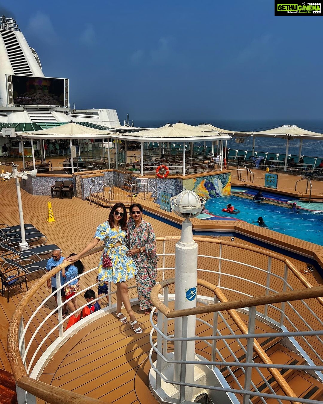 Fenil Umrigar Instagram - What a memorable vacation! Happy times with maa♥️ Thank you @cordeliacruises for the beautiful experience✨ #cordeliacruises #cruisevacation #Empress #motherdaughtertimes #happytimes #cruises #mumbai #kochi #lakshwadeep