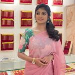 Gabriella Charlton Instagram - 🌺 Saree and blouse @sdduniqueboutique_97