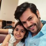 Ganesh Venkatraman Instagram – ‘Daddy let’s not burst loud crackers this Diwali, the animals are getting scared’- she said. I love the way children add sensitivity and inclusivity to our lives, some of which we may have forgotten along the way ❤️❤️

Aint No therapy better than daddy-daughter bonding..this one has all my heart…and we happened to be twinning in blue too 😉😉

#Diwali
#lightupyourspirit
#daddydaughter
#myabhiyumnaanum
#SamairaGanesh 
#GaneshVenkatram