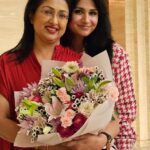 Gautami Instagram - Happy week ahead to all school going kids and their mothers... #grownupkids Chennai, India