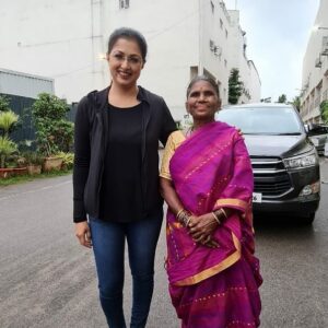 Gautami Instagram - So happy to meet #Gangavva #therockstar of #youtube 
She inspires all #generations #myvillageshow