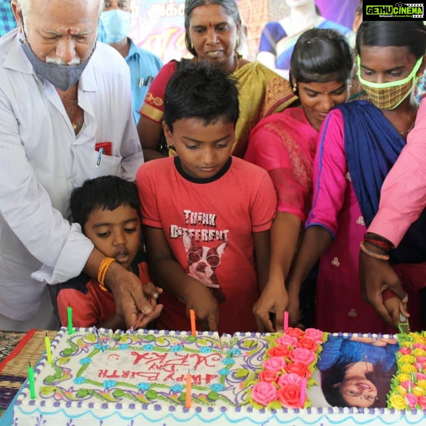 Gautami Instagram - Thank you, thank you so much #Rajapalayam #Rajapalayamthambies you guys really moved me with your love and affection. Once again Thank you all. Life Again India