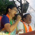 Gautami Instagram - நேற்று(01-04-2021) மாலை காரைக்குடி சட்டமன்றத் தொகுதி பாஜக வெற்றி வேட்பாளர் திரு @bjphraja அவர்களை ஆதரித்து பரப்புரை செய்தேன். #Karaikkudi #TNElections2021#Vote4HRaja #hraja4karaikudi @bjp4india @bjp4tamilnadu @narendramodi @amitshahofficial @jpnaddaofficial @gkishanreddyofficial @general_vksingh @ctravi @blsanthoshofficial @ponguletisudhakarreddy