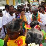Gautami Instagram - இன்று காலை இராமநாதபுரம் சட்டமன்றத் தொகுதி வழுதூர், தெற்கு காட்டூர், வாலாந்தரவை, சாத்தான்குளம் பகுதியில் பாஜக வெற்றி வேட்பாளர் திரு Kuppuramu Duraipandi அவர்களை ஆதரித்து பரப்புரை செய்தேன். பரப்புரையில் பெருமளவில் பெண்களும் இளம் வாக்களர்களும் கலந்து கொண்டு, திரு குப்புராமு அவர்களுக்கு தங்கள் ஆதரவினை தெரிவித்தனர். #Ramanathapuram #TNElections2021 @narendramodi @amitshahofficial @jpnaddaofficial @gkishanreddyofficial @general_vksingh @ctravi @ponguletisudhakarreddy @santhoshblofficial @murugan_tnbjp @bjp4india @bjp4tamilnadu
