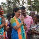 Gautami Instagram - இன்று (28-03-2021 ) மொடக்குறிச்சி சட்டமன்றத் தொகுதி பாஜக வேட்பாளர், திருமதி. Dr. C. சரஸ்வதி அவர்களை ஆதரித்து அவல்பூந்துறை, கஸ்பாபேட்டை , மொடக்குறிச்சி, எழுமாத்தூர், கணபதிபாளையம் ஆகிய பகுதிகளில் தாமரை சின்னத்தில் வாக்களிக்கும்படி பரப்புரை செய்தேன். பாஜக சொந்தங்களுடன் தேசிய ஜனநாயகக் கூட்டணித் தொண்டர்களும் பெருமளவில் கலந்து கொண்டனர். #drcsaraswathi #Modakkurichi #வாக்களிப்போம்_தாமரைக்கே #BJP #AIADMKFOR2021 #TNElection2021 @bjp4india @bjp4tamilnadu @narendramodi @amitshahofficial @jpnaddaofficial @gkishanreddyofficial @blsanthoshofficial @ctravi @general_vksingh @ponguleti_sudhakar_reddy @murugan_tnbjp