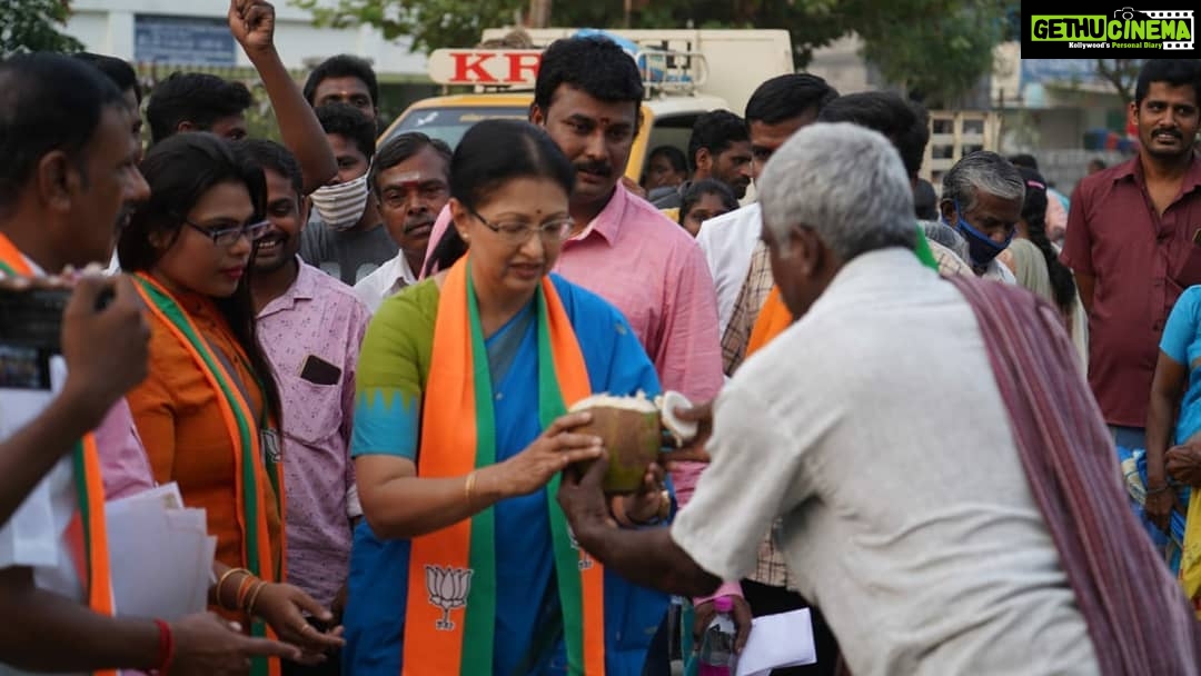 Gautami Instagram - இன்று (28-03-2021 ) மொடக்குறிச்சி சட்டமன்றத் தொகுதி பாஜக வேட்பாளர், திருமதி. Dr. C. சரஸ்வதி அவர்களை ஆதரித்து அவல்பூந்துறை, கஸ்பாபேட்டை , மொடக்குறிச்சி, எழுமாத்தூர், கணபதிபாளையம் ஆகிய பகுதிகளில் தாமரை சின்னத்தில் வாக்களிக்கும்படி பரப்புரை செய்தேன். பாஜக சொந்தங்களுடன் தேசிய ஜனநாயகக் கூட்டணித் தொண்டர்களும் பெருமளவில் கலந்து கொண்டனர். #drcsaraswathi #Modakkurichi #வாக்களிப்போம்_தாமரைக்கே #BJP #AIADMKFOR2021 #TNElection2021 @bjp4india @bjp4tamilnadu @narendramodi @amitshahofficial @jpnaddaofficial @gkishanreddyofficial @blsanthoshofficial @ctravi @general_vksingh @ponguleti_sudhakar_reddy @murugan_tnbjp