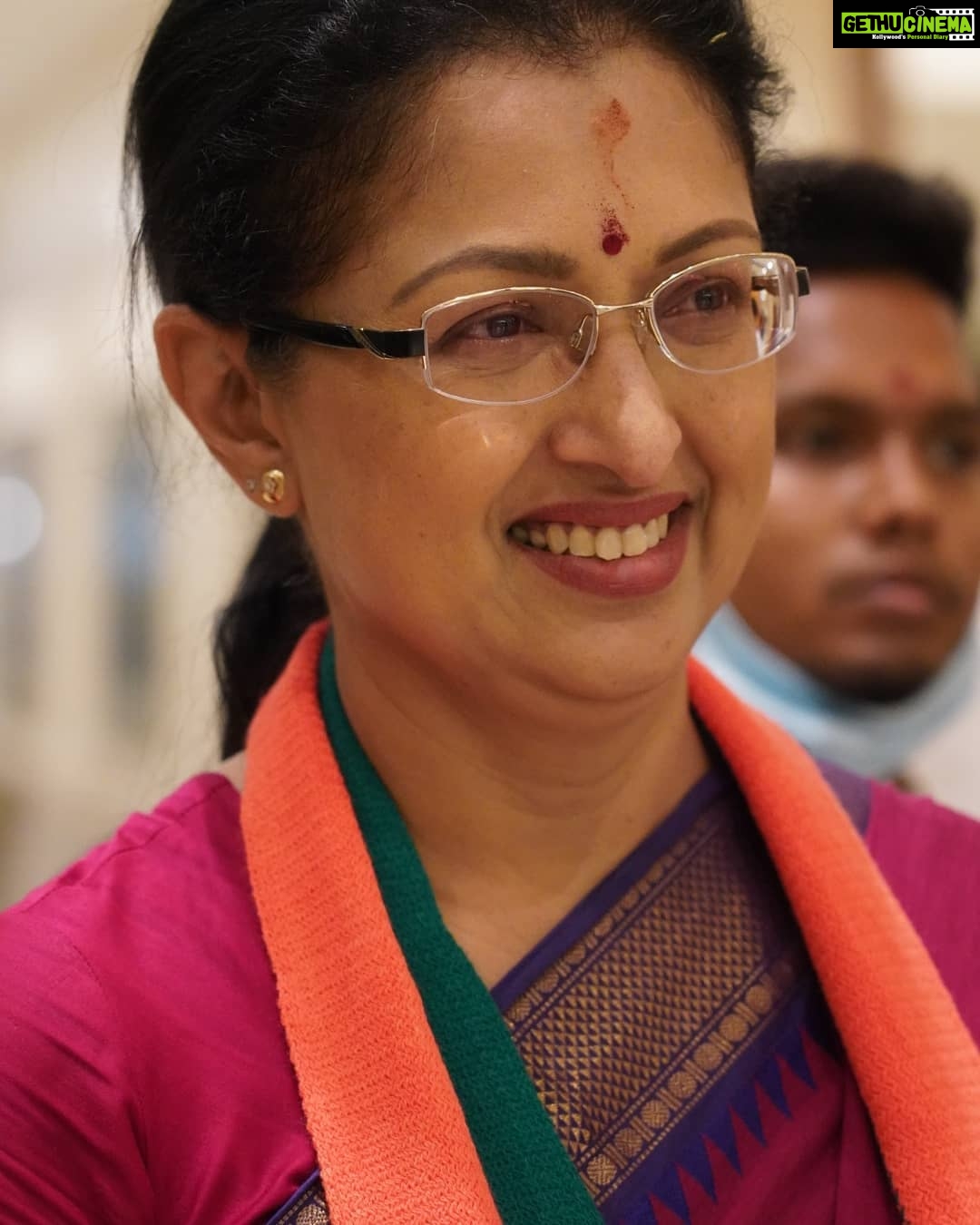 Gautami Instagram - நேற்று மாலை தேசிய ஜனநாயகக் கூட்டணி வேட்பாளர்கள், பாஜக புதுச்சேரி மாநிலத் தலைவர் திரு வி சாமிநாதன் எம்எல்ஏ அவர்களை ஆதரித்து லாஸ்பேட்டையிலும், திரு ஏ ஜான் குமார் அவர்களை ஆதரித்து காமராஜ் நகரிலும் பரப்புரை செய்தேன். #புதுச்சேரி #காரைக்கால் #Puducherry #Karaikal #BestPuducherry #மலரட்டும்_தாமரை_ஒளிரட்டும்_புதுச்சேரி @narendramodi @amitshahofficial @jpnaddaofficial @bjp4india @bjp_puducherry #santhoshbl @arjunrammeghwalofficial #nirmalkumarsurana @rajeev_mp @namassivayambjp #vsaminathanmla