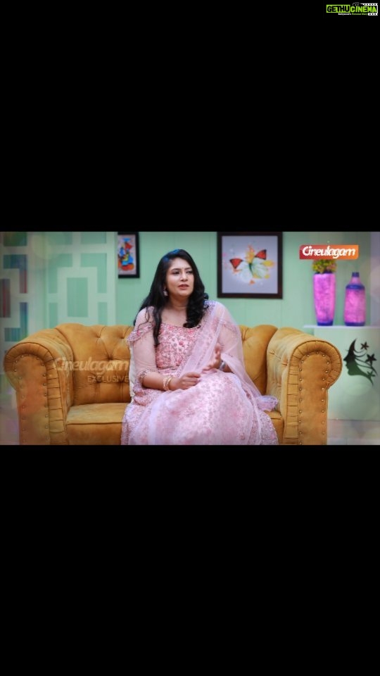 Gautami Instagram - Silent-ஆனா Vijay-ஐ தானே தெரியும், எனக்கு செம Naughty-ஆன Vijay தெரியும் 🤣 Actress Sanghavi Interview | Manidhi vaa with gautami Watch>> https://youtu.be/1pCfsttCrxg #actresssanghavi #thalapathyvijay #ajithkumar #manidhivaawithgautami #manidhivaa2 #sanghavi #Cineulagam