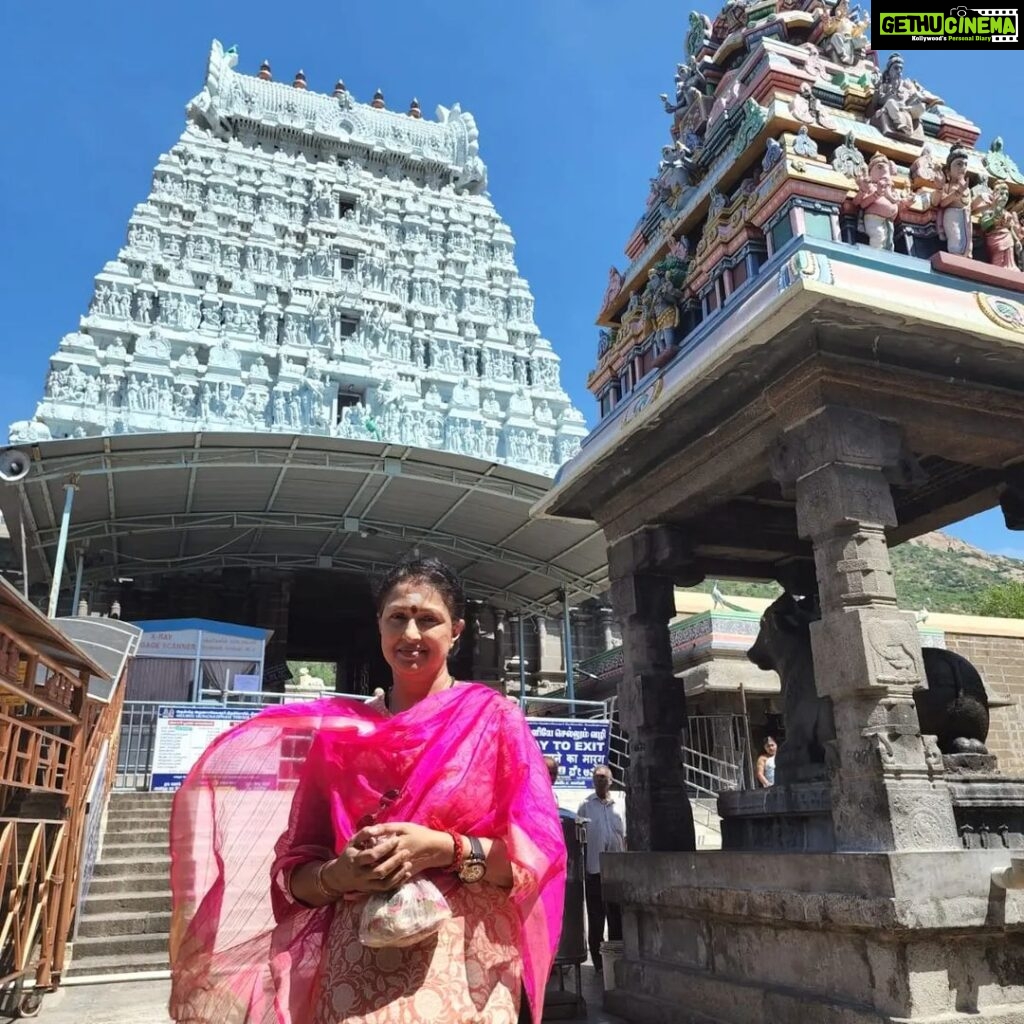 Gautami Instagram - Morning Prayers at #thiruvannamalai #happyfriday #happyweekend