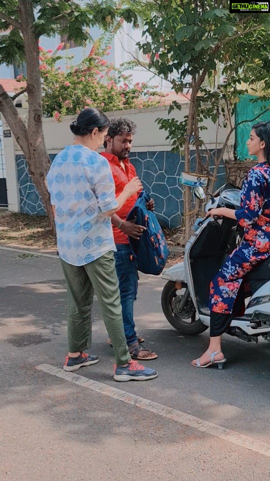 Gautami - 2.7K Likes - Happy weekend to all.
Helping my sister @hymareddysg in her webseries (she was undergone treatment)
#shooting #webseries #tamilcinema #telugucinema