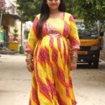 Gayathri Yuvraaj Instagram - Nanum trending song paniyachi 😜😎 Maternity outfit @loving_mom_maternity__kidswear @joshapp.tamil @officialjoshapp #joshmeinaaja