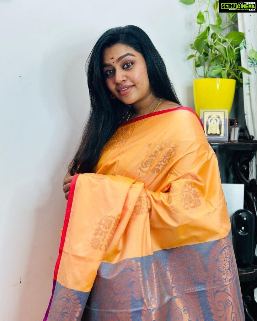 Gayathri Yuvraaj Instagram - A saree is an attire that makes a woman look more attractive 💕💕 Beautiful saree from : Sri Hanuman tex Online shopping Wedding sarees & Fancy sarees Address: KVP Complex Elampillai -637502 WhatsApp: 8825887885 , 6383571900