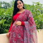 Gayathri Yuvraaj Instagram - Carrying a baby is the most rewarding experience a woman can enjoy.” 🤰💕 👗 @hamsini_boutique 📸 @shot_by_chitti
