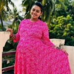 Gayathri Yuvraaj Instagram - Being pregnant means every day is another day closer to meeting the love of my life."💕💕🤰 Pink outfit @instorefashions 📸 @shot_by_chitti