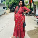 Gayathri Yuvraaj Instagram - Happy Monday 🤗 Maternity wear @momzcradle