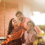 Gayathri Yuvraaj Instagram - The most important thing in the world is family and love.” 👨‍👩‍👦 @yuvi_smart #tarunyuvaraj Happy saraswati puja to all 🙏🏻 Makeover @saranyamakeoverartistry Camera 📷 @karthikha_photography @styl_by_prathi @kavinilavan_filmmaker #happyfamily #belssedfamily #👨‍👩‍👦