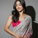 Gayatri Bhardwaj Instagram - All that glitters✨ Styled by- @juhi.ali Saree - @anishashettyofficial Jewellery - @rubans.in Hair and makeup- @shivani.shettyehmua Clicked by- @tdf.thedreamfilmer