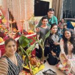 Gehana Vasisth Instagram - It’s all about last night … We did ganpati Bappa darshan at ruks’s home … n dil se bohot sukoon mila .. . . . . #jaiganesh #ganpati #mum_ganpati #ganpatidecoration #ganpati_pic #ganpatipule #undanganpati #jalloshganpatibappachyaaagmanacha #ganpatiphotography #puneganpati #ganpati_bappache_sundar_rup #ganpatibappamoriya #ganpatibappamorya_official #kalachowkichamahaganpati #ganpatidarshan #ganpati2017 #dagdushethganpati #ganpati2019 #ganpati2018 #ganpaticlickart #mumbai_ganpati_official #ganpatibappamoraya #ganpatibapamorya #mumbaiche_ganpati #ganpati_bappa_clickography #ganpatimajhabappa #gehanavasisth