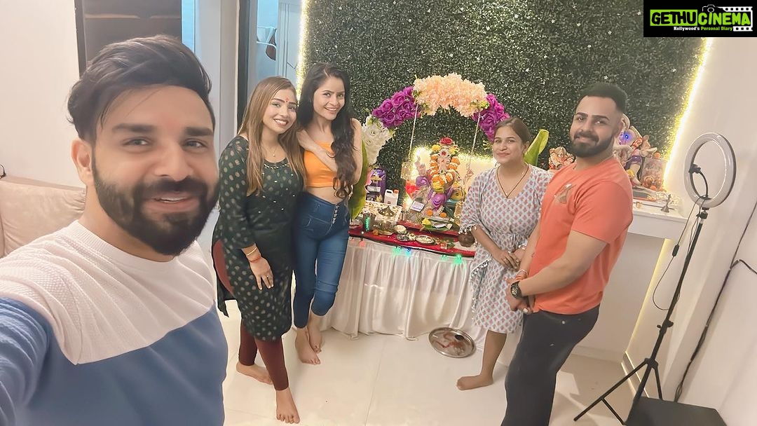 Gehana Vasisth Instagram - Ganpati Bappa Morya … #jaiganeshayanamah #jaiganesh #jaiganpatibappa #ganpatibappamorya #ganpati #jaibhagwan Mumbai, Maharashtra