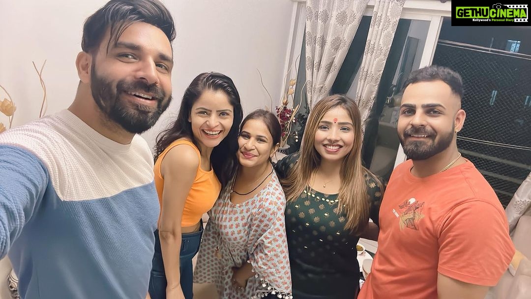 Gehana Vasisth Instagram - Ganpati Bappa Morya … #jaiganeshayanamah #jaiganesh #jaiganpatibappa #ganpatibappamorya #ganpati #jaibhagwan Mumbai, Maharashtra