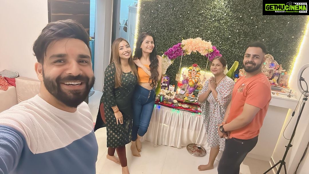 Gehana Vasisth Instagram - Ganpati Bappa Morya … #jaiganeshayanamah #jaiganesh #jaiganpatibappa #ganpatibappamorya #ganpati #jaibhagwan Mumbai, Maharashtra