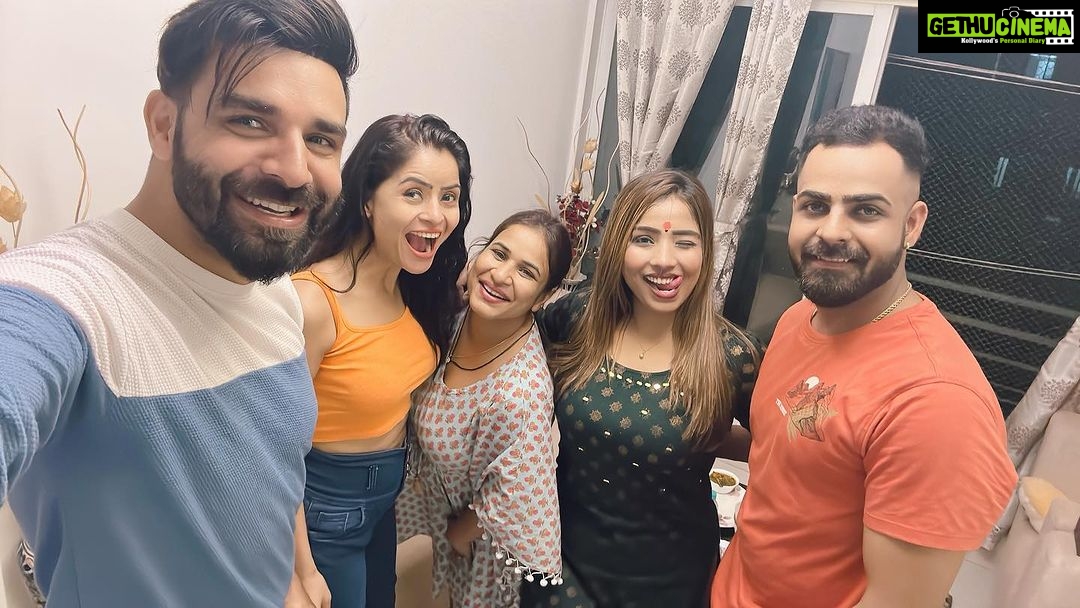 Gehana Vasisth Instagram - Ganpati Bappa Morya … #jaiganeshayanamah #jaiganesh #jaiganpatibappa #ganpatibappamorya #ganpati #jaibhagwan Mumbai, Maharashtra