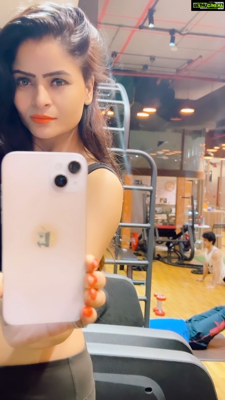 Gehana Vasisth Instagram - Gymming with swag … . . . #gym #gymlife #edgymemes #gymmotivation #gymrat #gymtime #gymnastics #gymshark #gymflow #gymgirl #edgymeme #gymaddict #gymnast #gymfreak #gymwear #gymselfie #homegym #goldsgym #edgymemesforedgyteens #gymmemes #gymlove #gymsharkwomen #gymaholic #gymgirls #gymlover #gymnastic #fitness #gehanavasisth Pune, Maharashtra