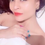 Gehana Vasisth Instagram – Sala ye dil , bada dard deta hai ..
Andar se Tod deta hai aur upar se hansna padta hai …
.
.
.

#aliabhatt #ranveersingh #karanjohar @gehana_vasisth #gehanavasisth #dil #pyar #pain #reel #hashtags #trending #viratkohli #viralreels