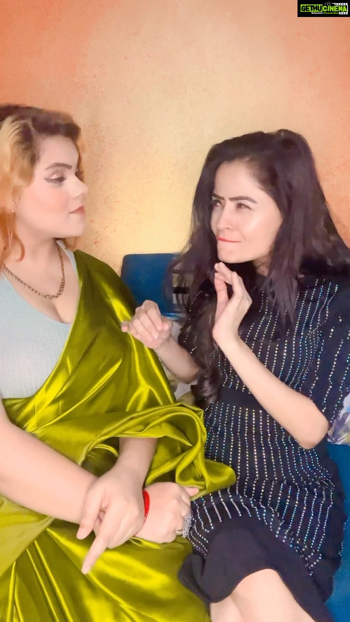 Gehana Vasisth Instagram - #reels #reelsinstagram #instagram #trending #viral #explore #love #instagood #explorepage #tiktok #reelitfeelit #india #follow #photography #fyp #reel #instadaily #followforfollowback #reelsvideo #likeforlikes #like #fashion #memes #foryou #reelkarofeelkaro #music #o #insta #instagramreels #gehanavasisth India
