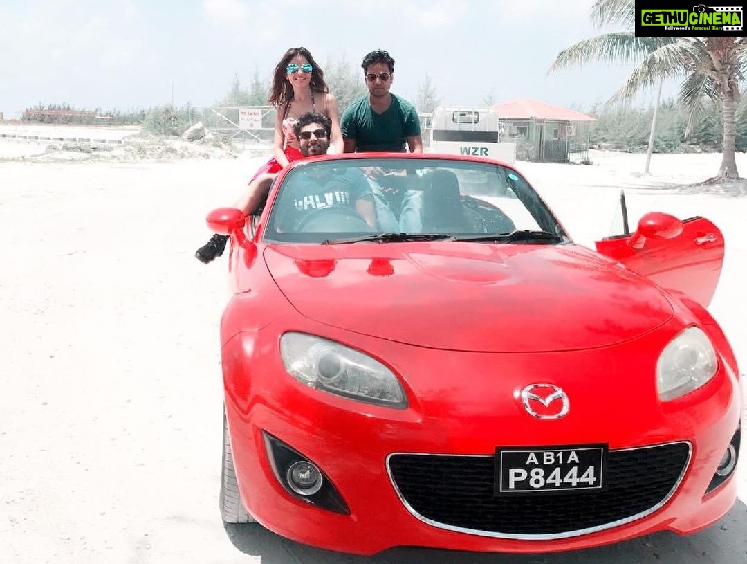 Gehana Vasisth Instagram - Good morning friends … . . #trending #viral #instagram #love #explorepage #explore #instagood #fashion #follow #tiktok #like #likeforlikes #followforfollowback #photography #india #trend #instadaily #memes #music #style #trendingnow #reels #foryou #likes #photooftheday #model #beautiful #bollywood #bhfyp #gehanavasisth
