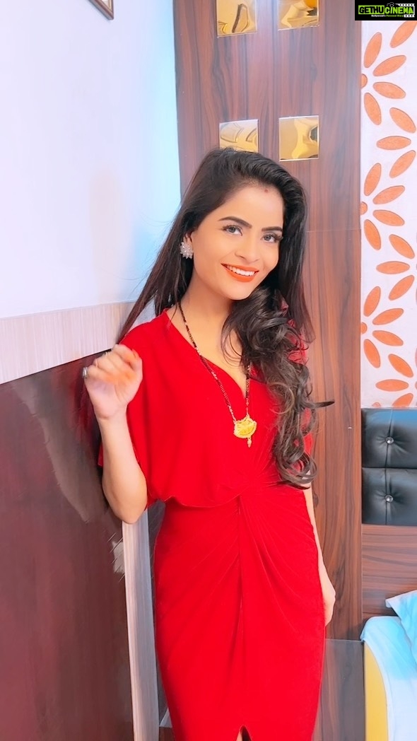 Gehana Vasisth Instagram - #gehanavasisth #balanciaga #nehakakkar #tonykakkar #tseries #balenciaga #trending #viral #reelsinstagram #reelsvideo #reelsviral