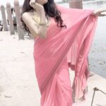 Gehana Vasisth Instagram – Yamuna nadi k kinare , bangali ghat me ..
.
.
.
#yamunaghat #mathura #uttarpradesh #gehanavasisth #sari #shooting #film #camera #happy #songs #video #instagram #instagood #reelsinstagram #reelsvideo #reels Mathura, Uttar Pradesh
