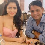 Gehana Vasisth Instagram - M lucky to have u all as my friends … Sometimes I feel what I hv earnt then I calculate u all and I realise that m a billionaire… . I must say it was. Great evening …. . . #friendship #friendshipgoals #friends #evening #dinner #food #icecream #naturals #love #shoot #artist #actress #ott #director #happy #success