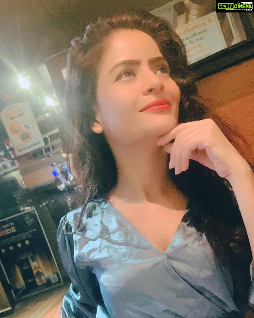 Gehana Vasisth Instagram - Heyyyy Wassup guys . . #gehanavasisth #party #club #food India