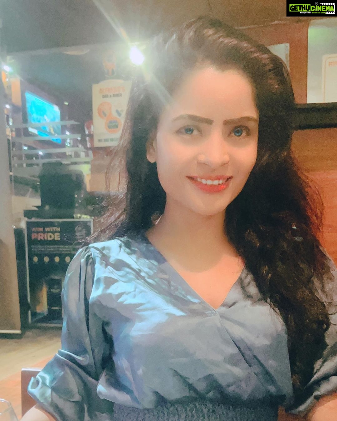 Gehana Vasisth Instagram - Heyyyy Wassup guys . . #gehanavasisth #party #club #food India